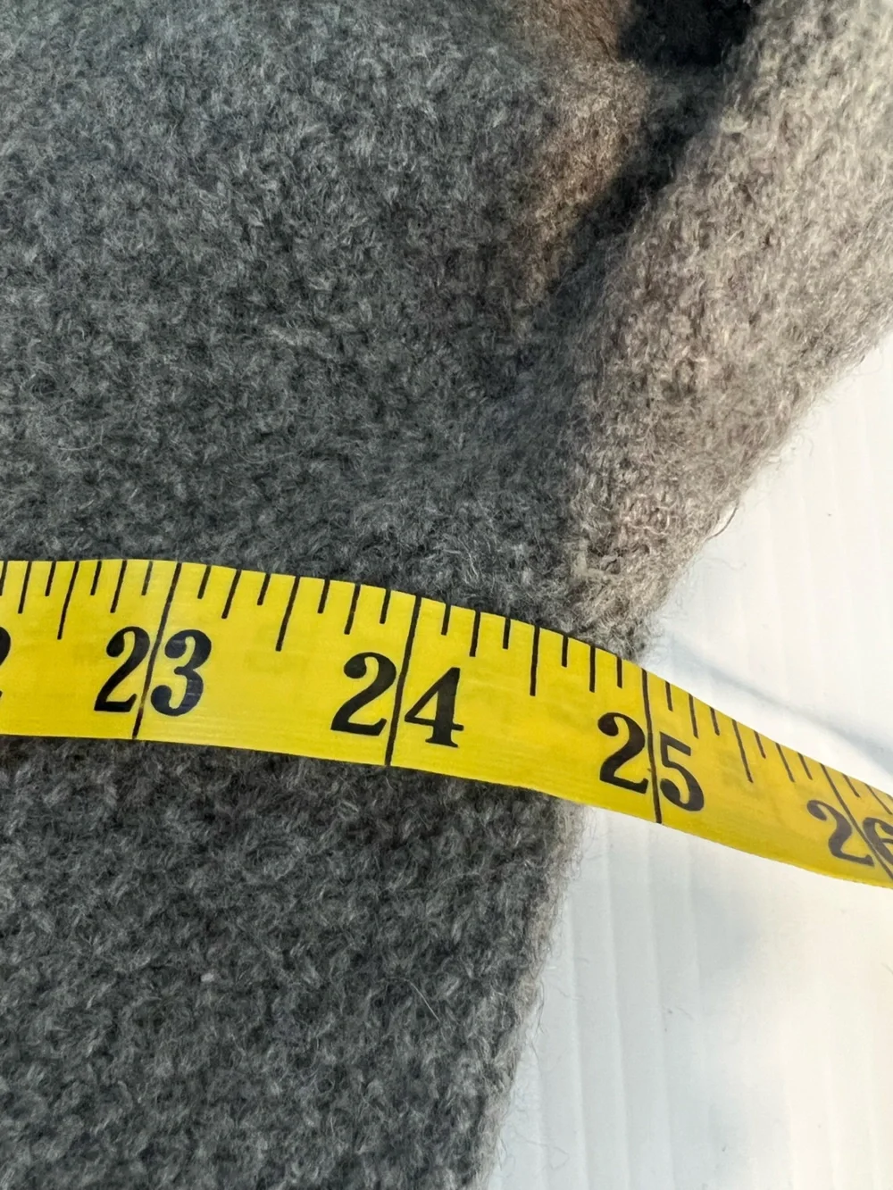 Davis and Squire hundred percent gray cashmere cable crewneck